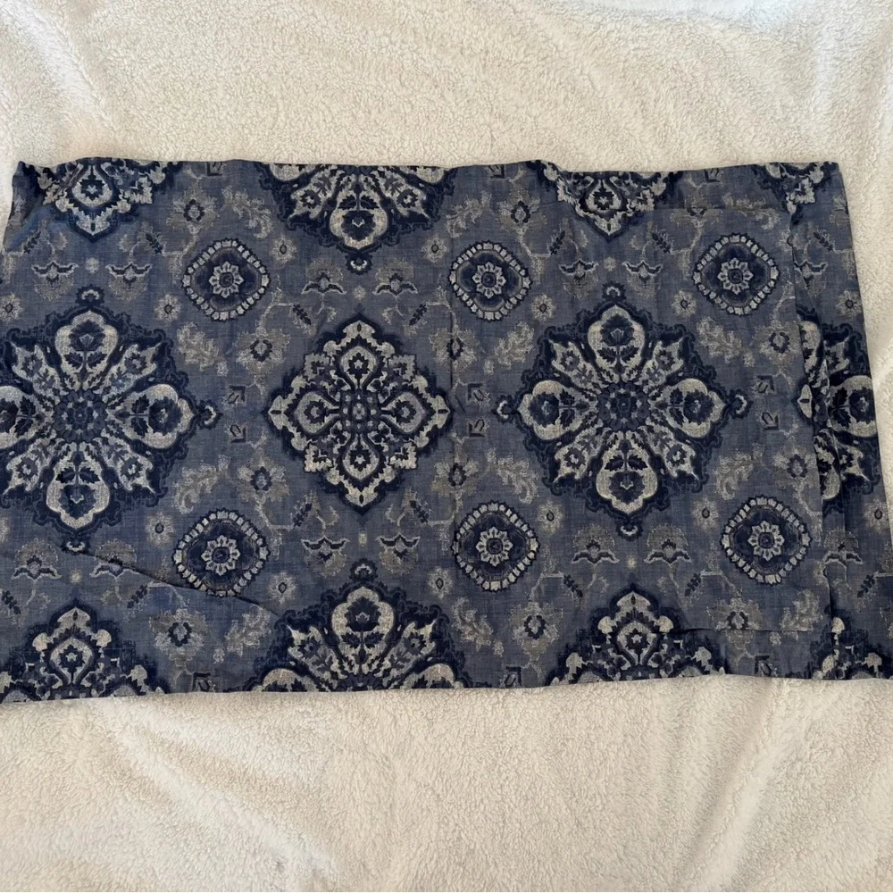 NWOT Pottery Barn Giovanna Medallion King Sized Cotton Percale Pillowcase